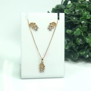 Conjunto Infantil Menininha Zirconias Semijoia Dourada